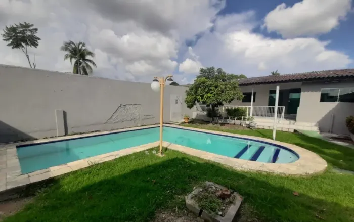 Casa no Planalto com piscina