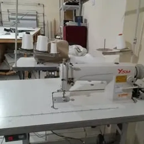 MÁQUINA DE COSTURA RETA INDUSTRIAL