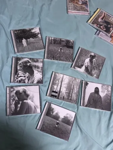 CDs folklore Taylor Swift - as 8 capas originais 