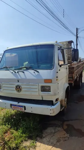 Vende-se caminhão Volkswagen 7-100 com a mecânica perfeita 