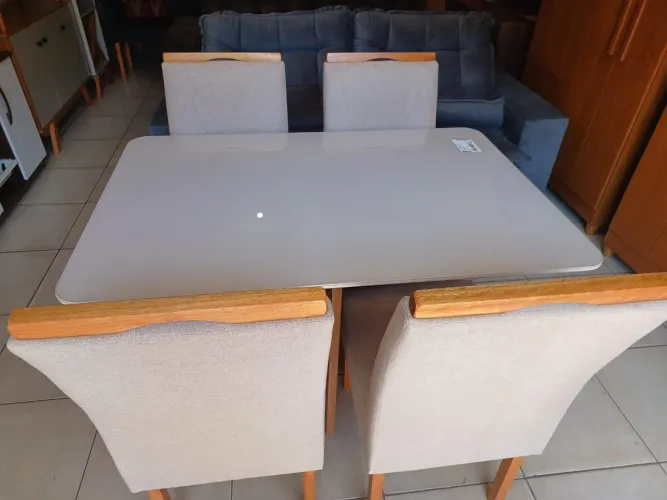 Jogo Novo De Mesa de Jantar Com Montagem e entrega grátis Região BH.