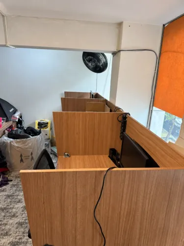 Call center semi novo nunca foi usado so montado e três cadeiras giratorias