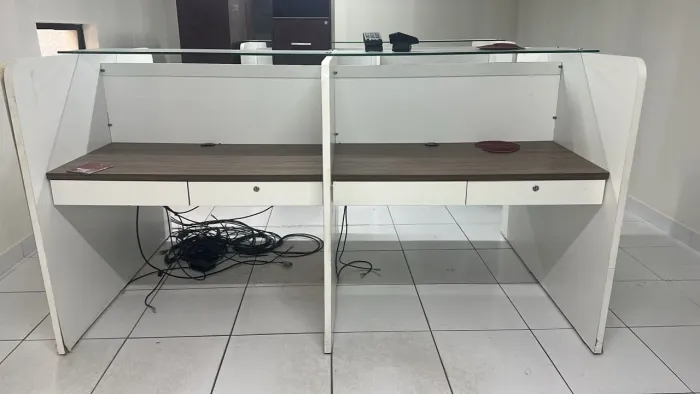 Mesa/cabine de escritório