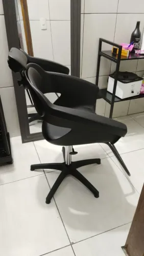 Salão de beleza completo.