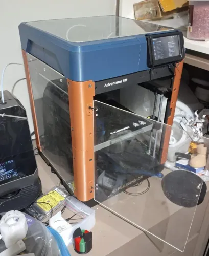 Impressora 3D flashforge Adventurer 5M Fechada