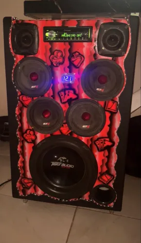 Vendo caixa de som personalizada 