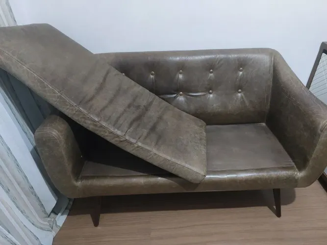 Sofá de couro marrom retro 