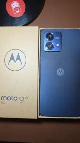 Moto G84