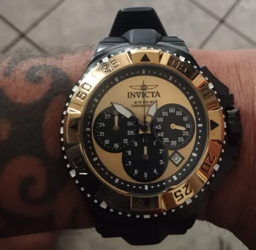 Invicta exqursion sport original.