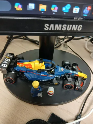 LEGO Speed Champions Red Bull Racing F1 - Semi Novo