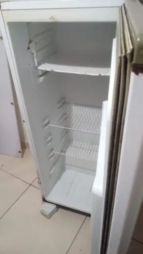 Geladeira com defeito