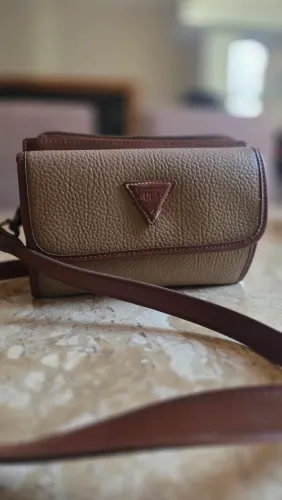 Bolsa Guess tiracolo/organizador com divisórias - original
