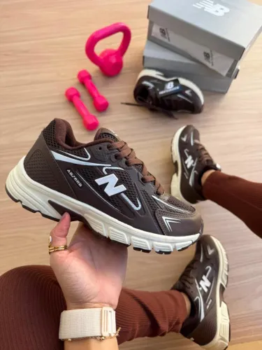 Tênis New balance 740