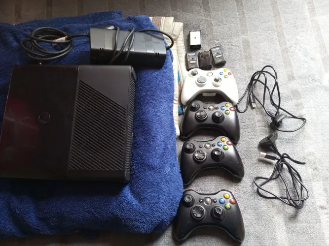 Vendo ou troco po gios ou viking Xbox 360 