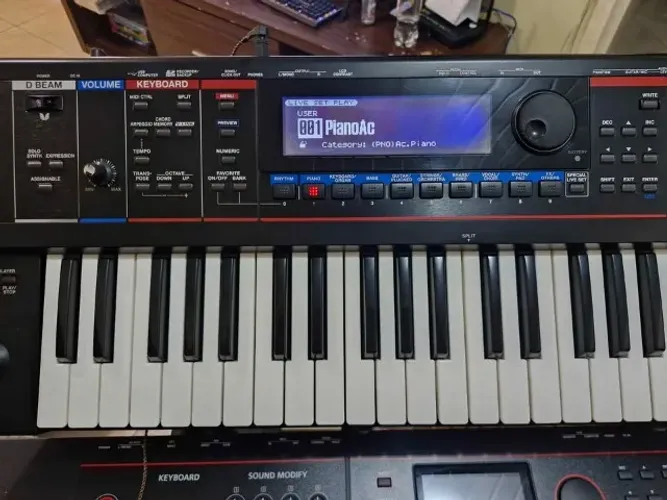 Teclado Roland Juno Gi