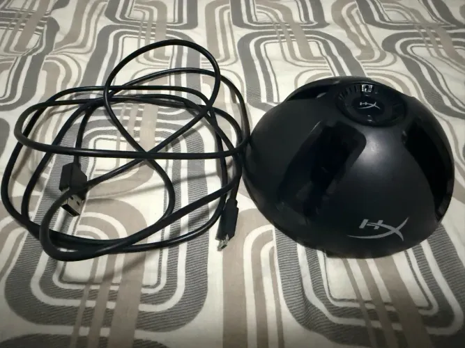 Base Carregadora HyperX ChargePlay Quad p/ 4 Joy-Cons Nintendo Switch - Estado de Novo