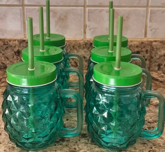 Kit 6 Copos Caneca de Abacaxi com Tampa e Canudo - Estilo Tropical