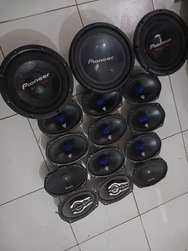 Vendo som automotivo