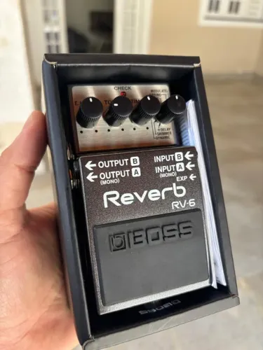 Pedal Reverb Boss RV-6