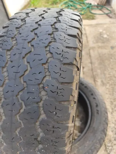 Pneus Goodyear 205/60/16 usado Par