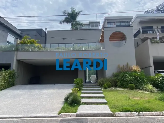 CASA EM CONDOMÍNIO - TAMBORÉ - SP