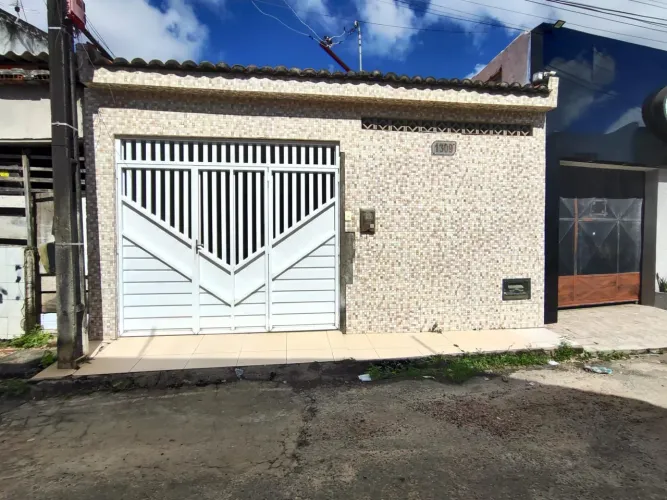 Vende-se Casa a vista