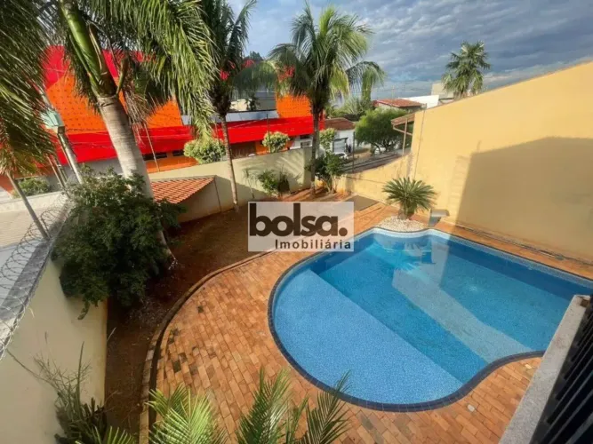 LINDA CASA COM PISCINA NO JARDIM PAGANI ! !