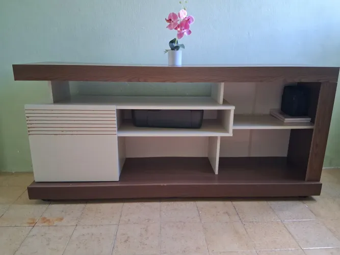 Rack grande para sua sala.