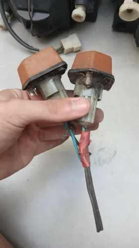 Par de setas laterais original Fiat 147