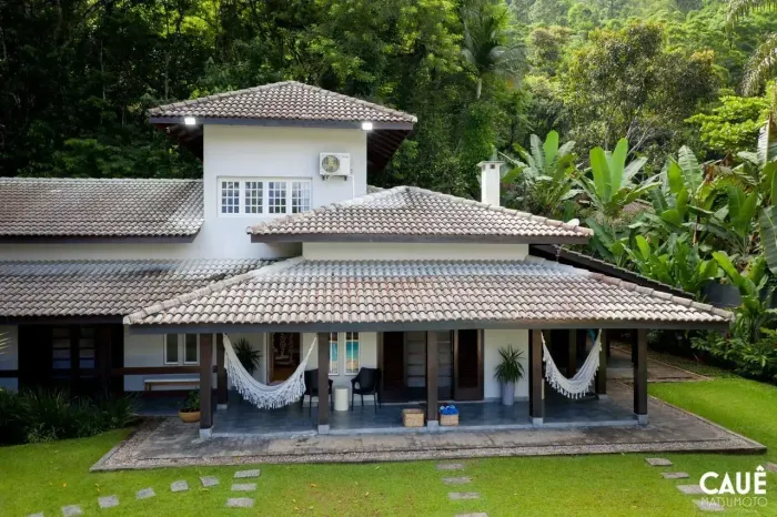 Oportunidade - Casa Tabatinga Ubatuba 5 Dormitórios (5 Suítes) - 400m².