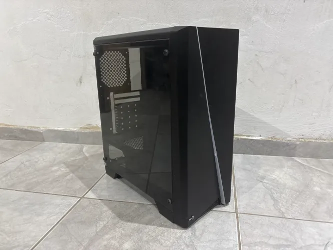 Gabinete Gamer Aerocool Cylon RGB - Excelente Estado