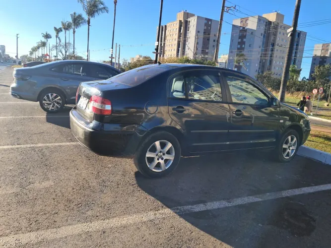 Volkswagen Polo Sedan 1.6 MI 101cv 8V 4P 2005