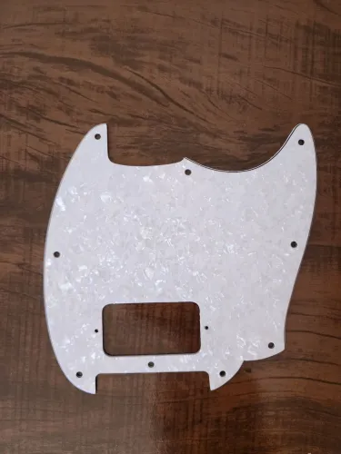 Escudo Guitarra Mustang 3 camadas madrepérola um humbucker