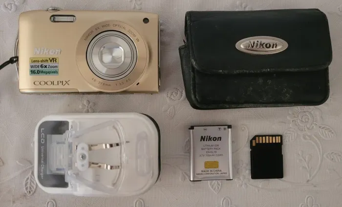 Camera Nikon S3300 super nova 3 conservada 16 megapixels e 6 vezes de zoom!!!
