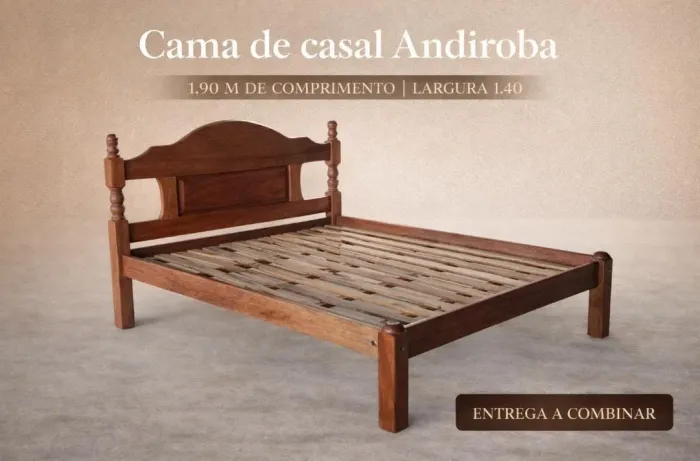 Cama de casal de madeira maciça