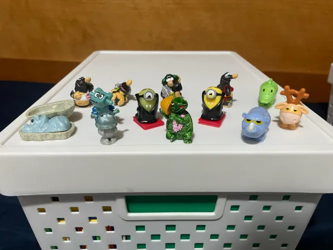 Lote diversas miniaturas Kinder Ovo