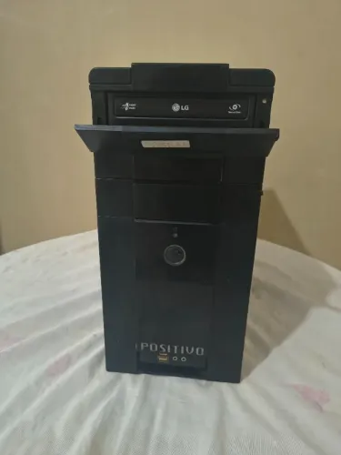 Computador de Mesa Positivo com Leitor de DVD