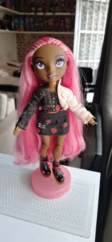 Rainbow High Daria Roselyn