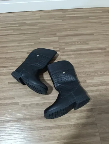 Bota infantil tamanho 21