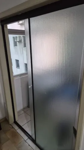 PORTA DE VIDRO DE CORRER 