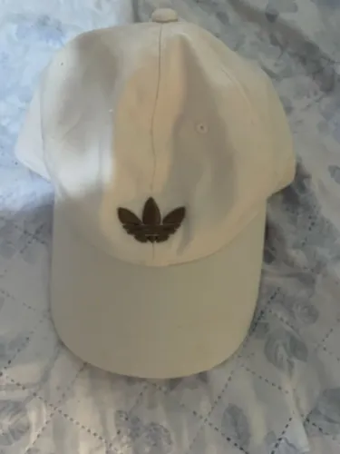 Boné adidas