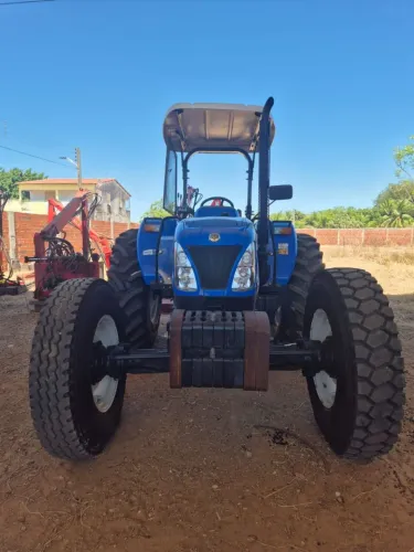 TRATOR NEW HOLLAND TT4.75 + ROÇADEIRA LAVRARE