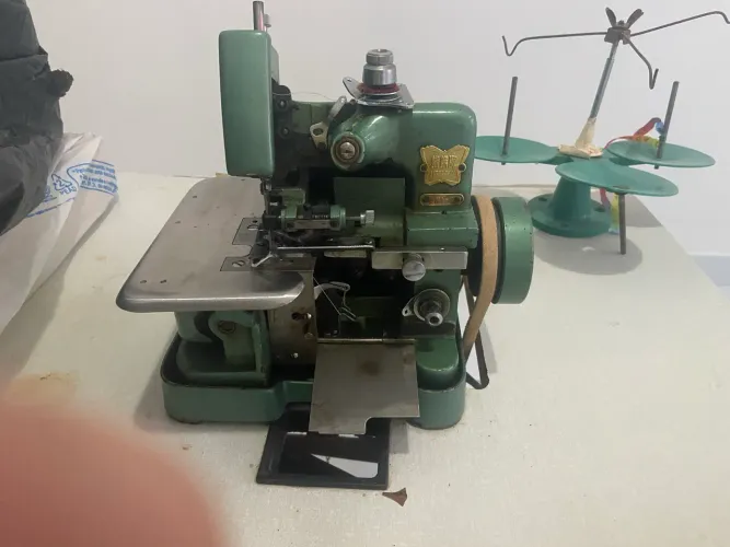 Máquina de Costurar Overloque