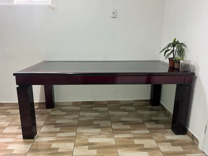 Vendo mesa de madeira maciça