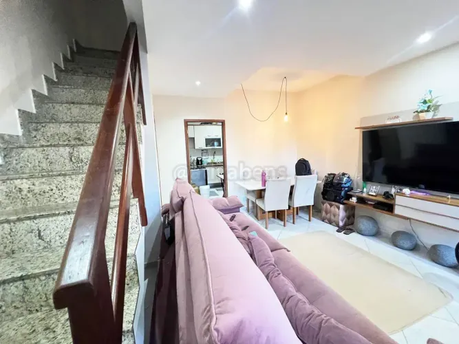 Casa Duplex com 02 suítes na Vila da Penha ótima localização
