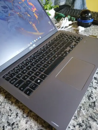 Asus Vivobook i3 10gen - 256GB NVME 8GB