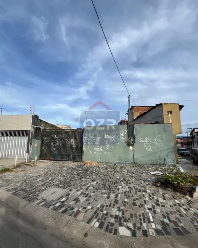 Imóvel para aluguel possui 600 metros quadrados em Montese - Fortaleza - CE