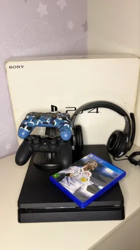 PS4 Slim | 1TB | 2 Controles | 1 Jogo | Caixa | Headset