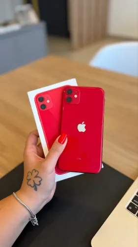 iPhone 11 64GB - RED (SEMI NOVO)