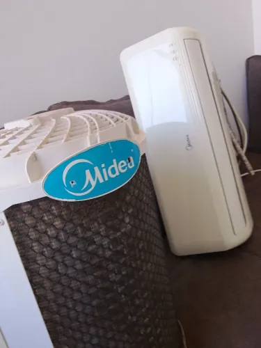 Ar condicionado completo higienizado e com gás da marca Midea de 9000 Btu 220v